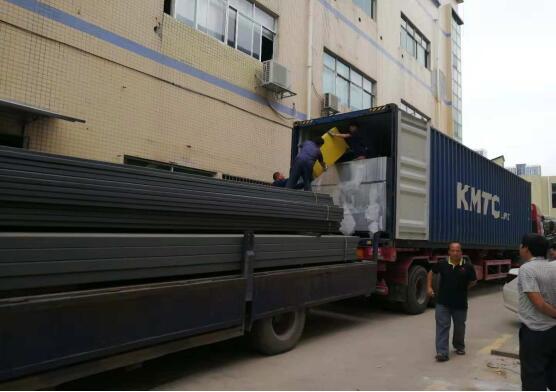 深圳猫咪官网汽車塗裝線往東南（nán）亞發貨現場