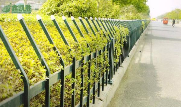 熱鍍鋅護(hù)欄噴塑設備 熱鍍鋅(xīn)護欄噴塑設(shè)備