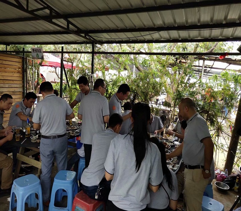 猫咪官网員工照片